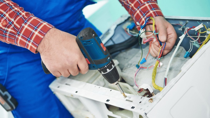 Karşıyaka Bosch Bosch çamaşır makinesi kart tamiri – Su almama arızası orijinal parça ile giderildi. - Teknik servis örneği